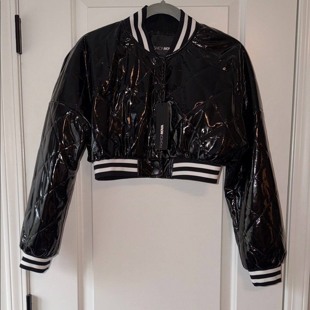 Fashion Nova Black Quilted Gloss Cropped Bomber Jacket